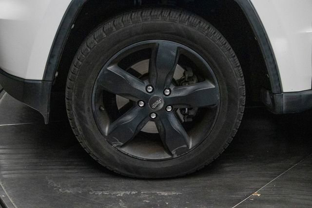 Used 2012 Jeep Grand Cherokee Overland AWD/4WD image 9