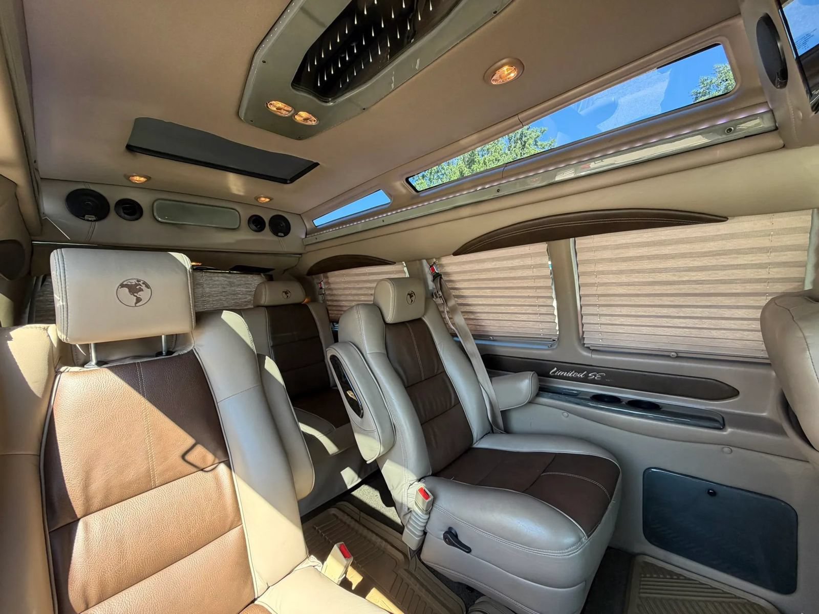 Used 2015 Chevrolet Express 2500 RWD image 35