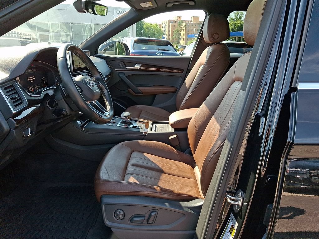Used 2019 Audi Q5 2.0T Premium Plus w/ Premium Plus Package AWD/4WD image 14