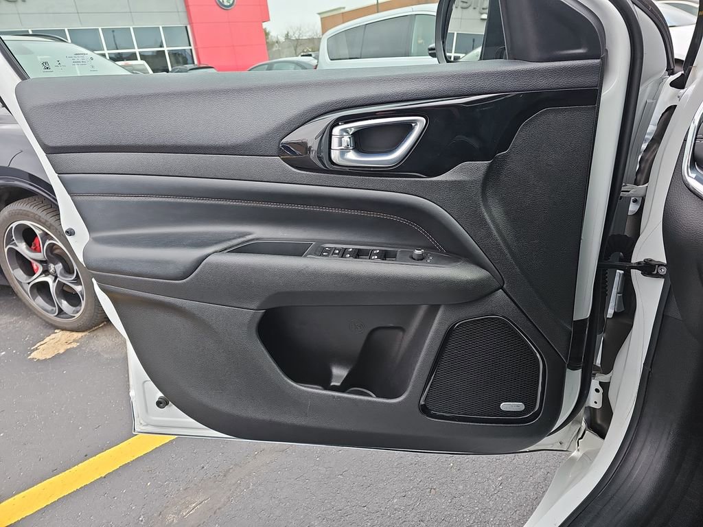 Used 2023 Jeep Compass High Altitude image 15