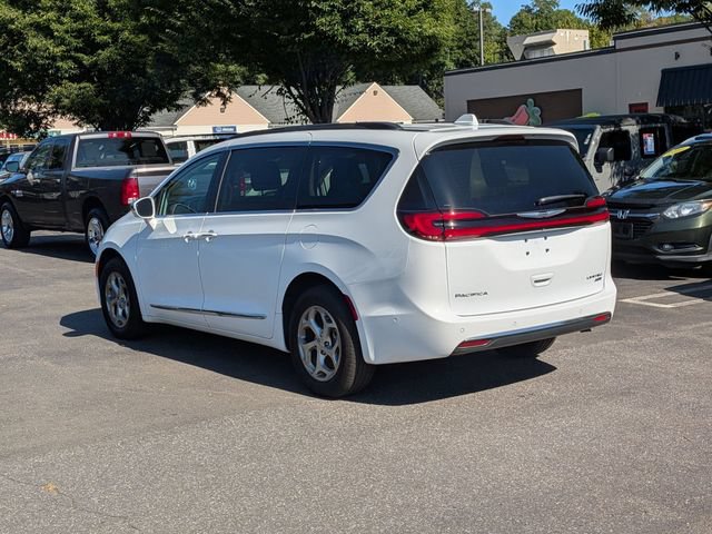 Certified 2022 Chrysler Pacifica Limited AWD/4WD image 5