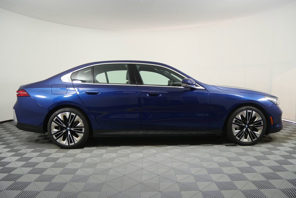 Certified 2026 BMW 530i RWD image 2