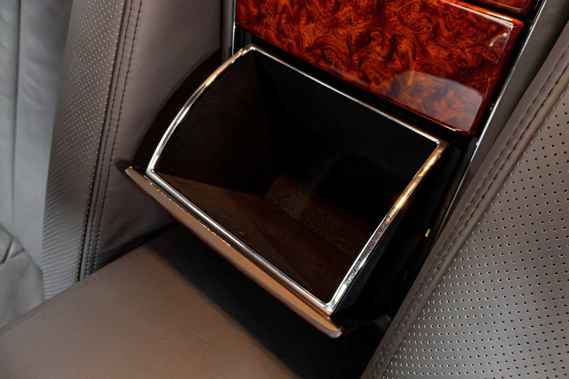 Used 2004 Maybach 57 image 28