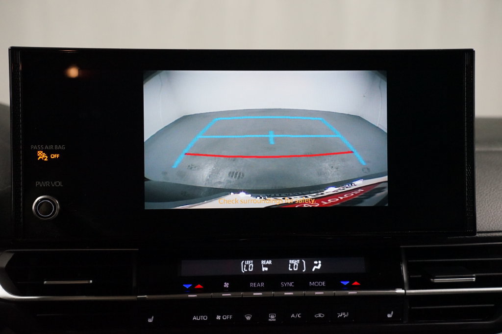 Certified 2025 Toyota Sienna XLE FWD image 19
