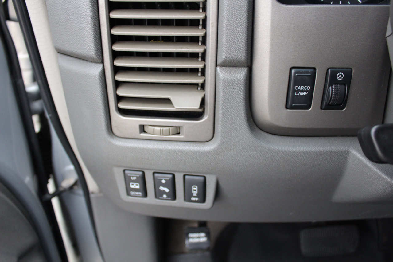 Used 2006 Nissan Titan LE w/ (R02) LE Off-Road Pkg image 57