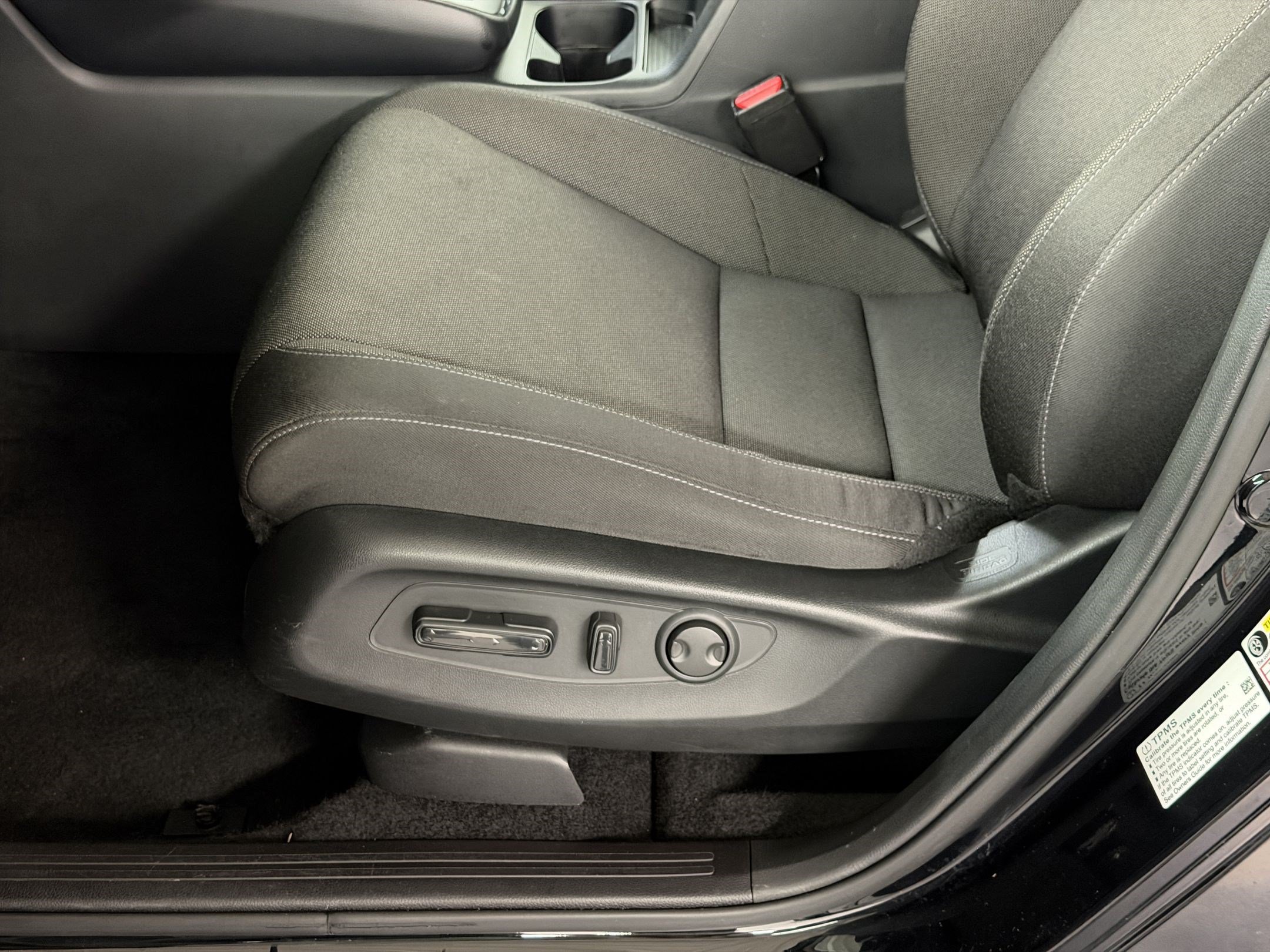 Used 2025 Honda CR-V EX image 15