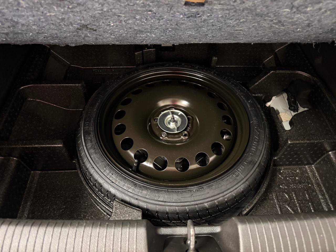 Used 2017 Chevrolet Cruze LT w/ RS Package image 30