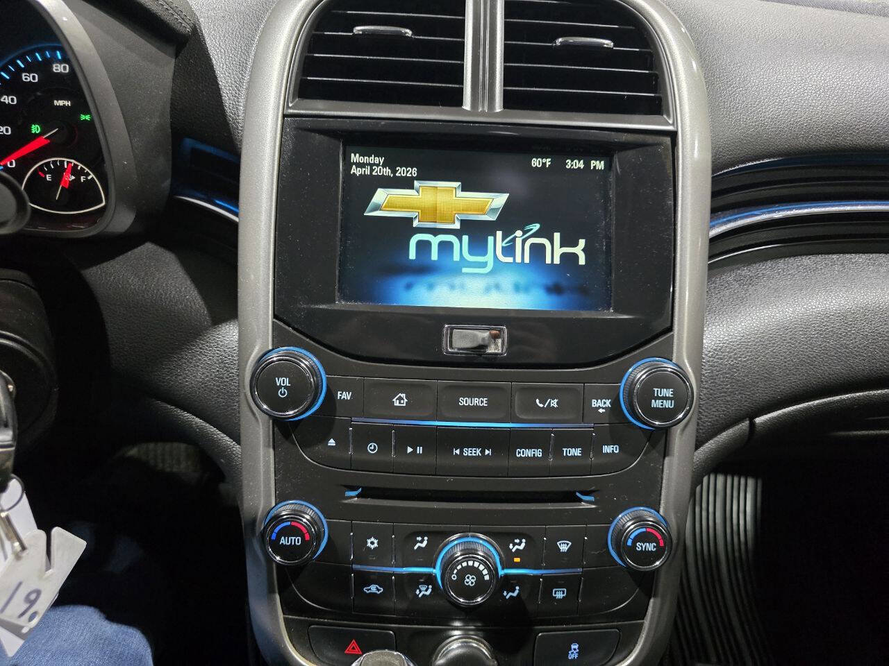 Used 2015 Chevrolet Malibu LT FWD image 34