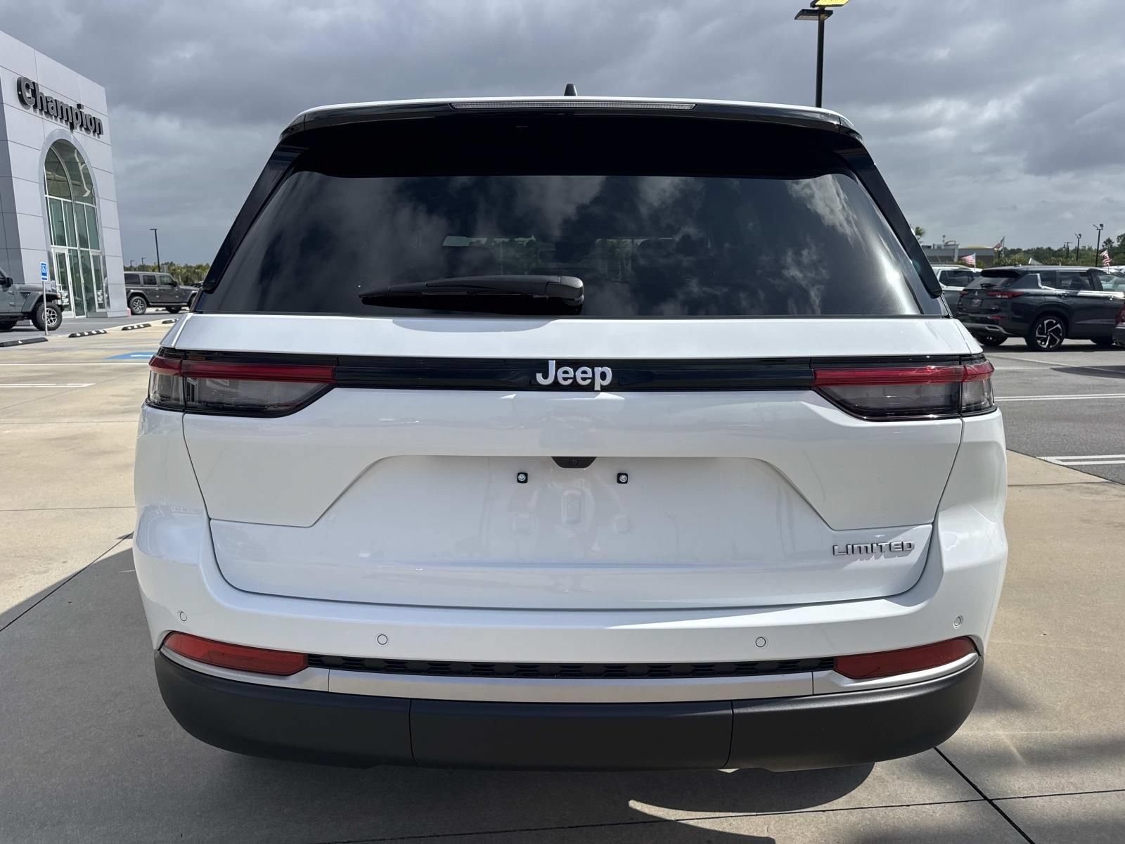 Used 2026 Jeep Grand Cherokee Limited RWD image 6