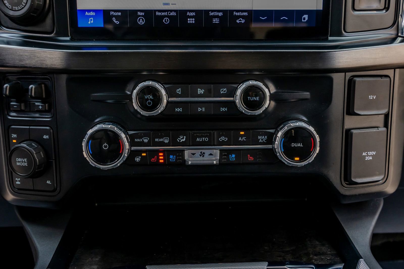 Used 2023 Ford F350 Lariat w/ Lariat Ultimate Package AWD/4WD image 27