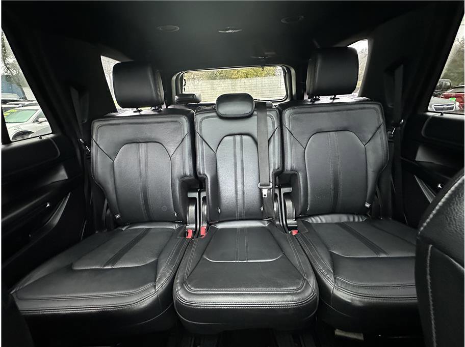 Used 2019 Ford Expedition Limited image 18