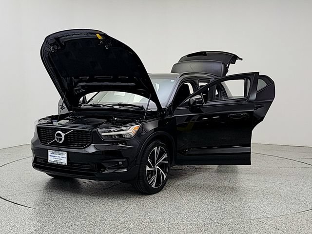 Used 2019 Volvo XC40 T5 R-Design AWD/4WD image 9