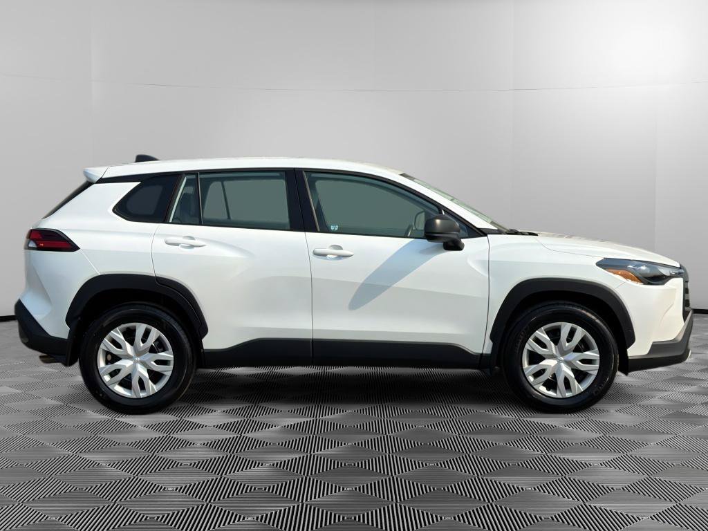 Used 2026 Toyota Corolla Cross L AWD/4WD image 4