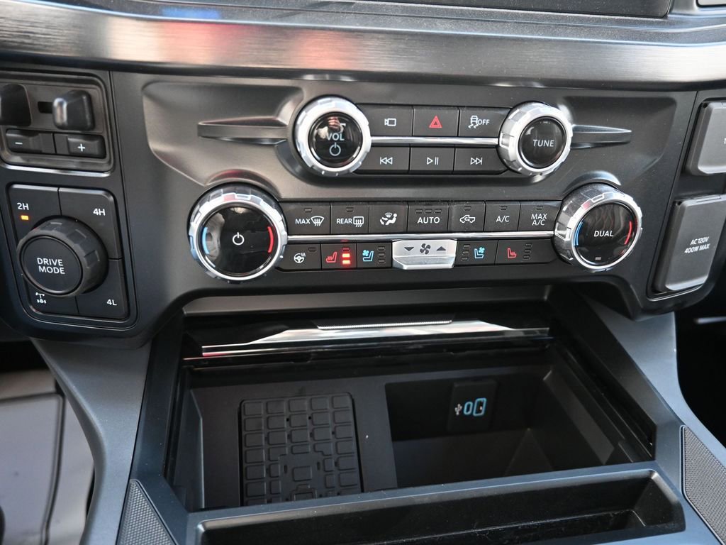 New 2026 Ford F250 Lariat w/ Black Appearance Package image 23