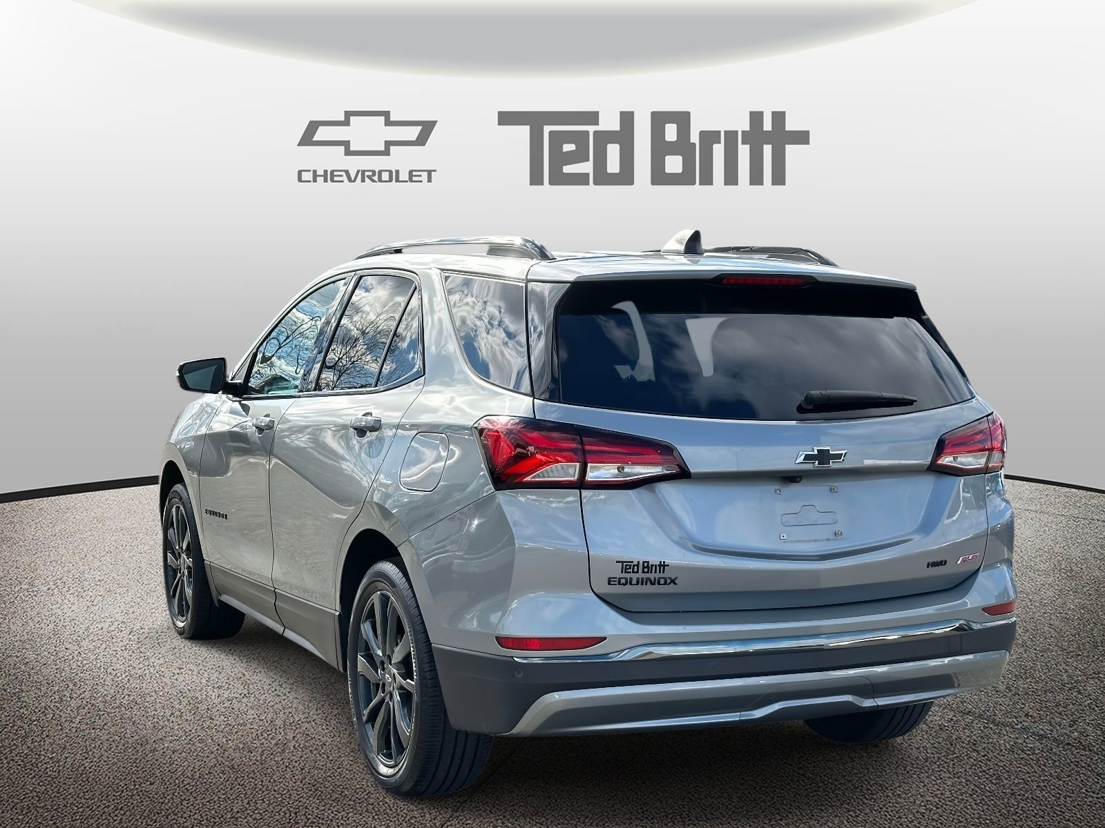 Certified 2023 Chevrolet Equinox RS w/ RS Leather Package AWD/4WD image 6
