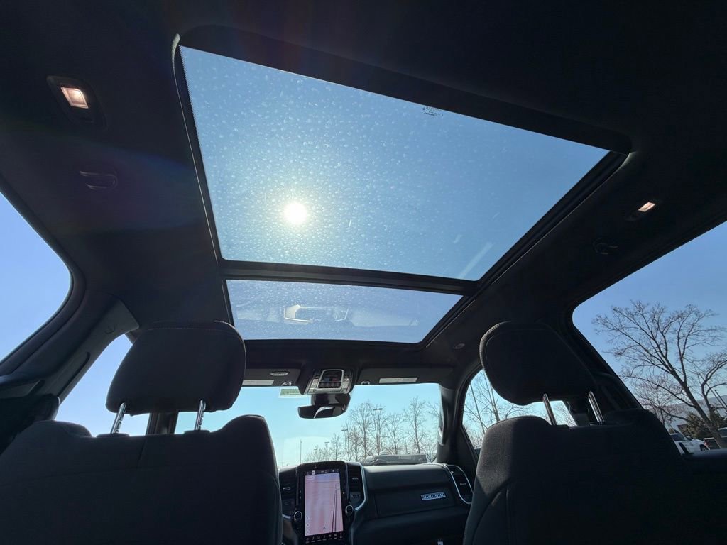 New 2026 RAM 1500 4x4 Crew Cab image 29