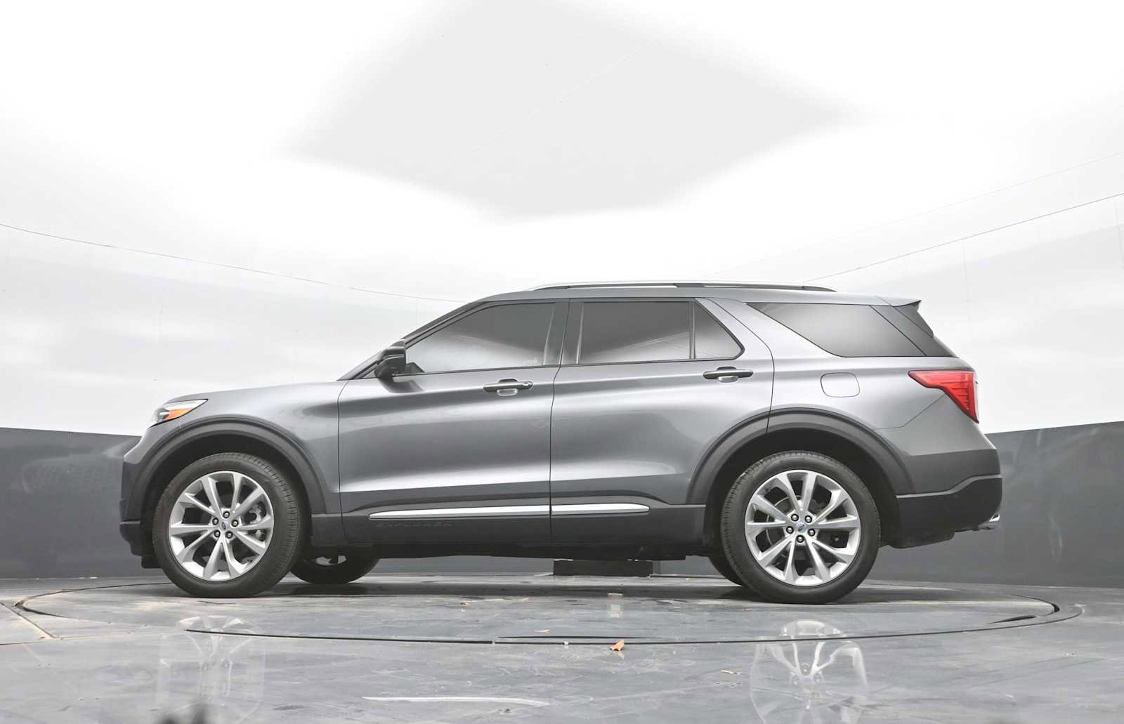 Used 2021 Ford Explorer Platinum w/ Equipment Group 601A image 36