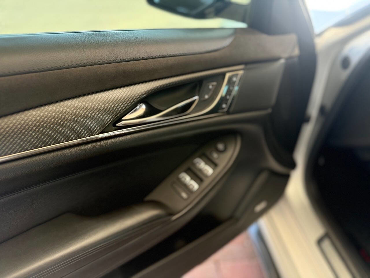 Used 2016 Cadillac CTS V w/ Luxury Package image 44