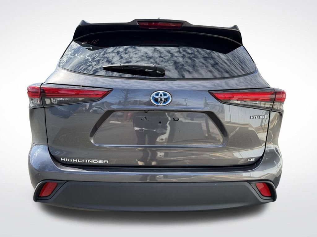 Used 2025 Toyota Highlander XLE image 5