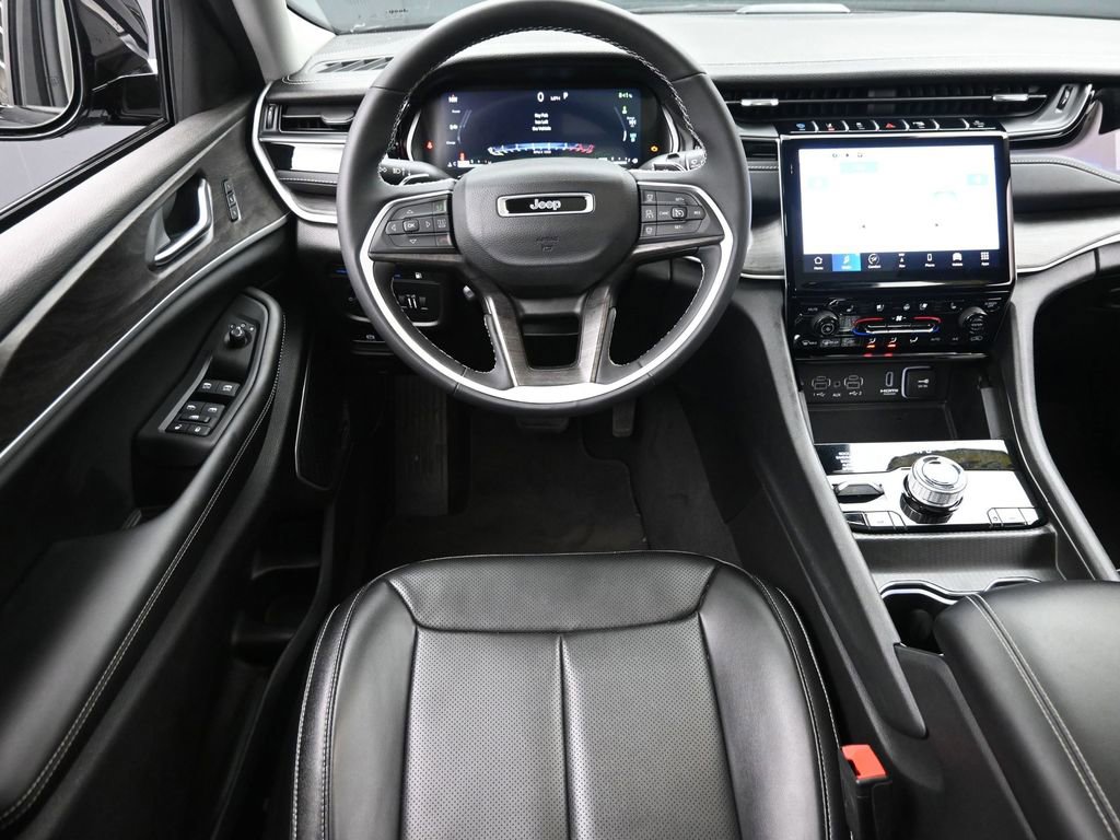 Used 2023 Jeep Grand Cherokee 4WD 4xe w/ Luxury Tech Group II image 11