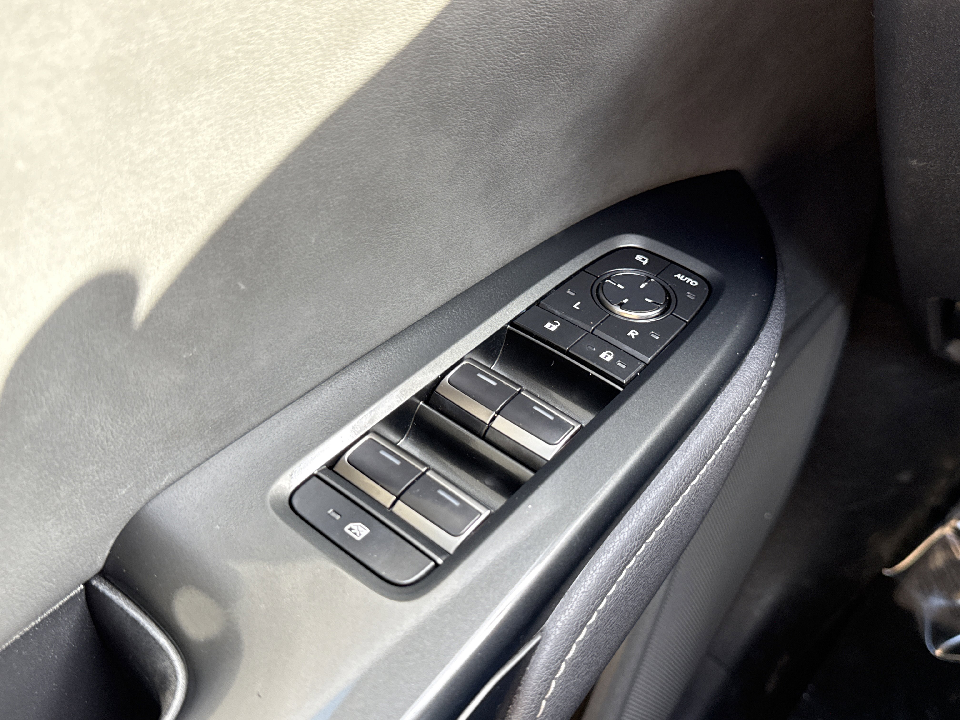Used 2023 Lexus RZ 450e Premium w/ Accessory Package (2T) image 30