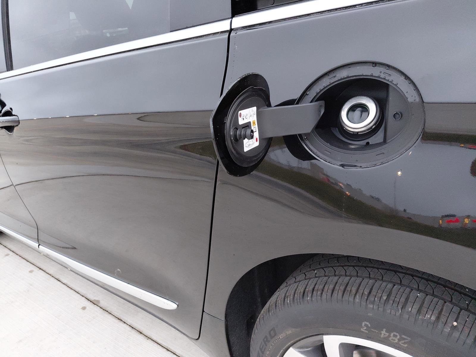 New 2026 Chrysler Pacifica Pinnacle image 28