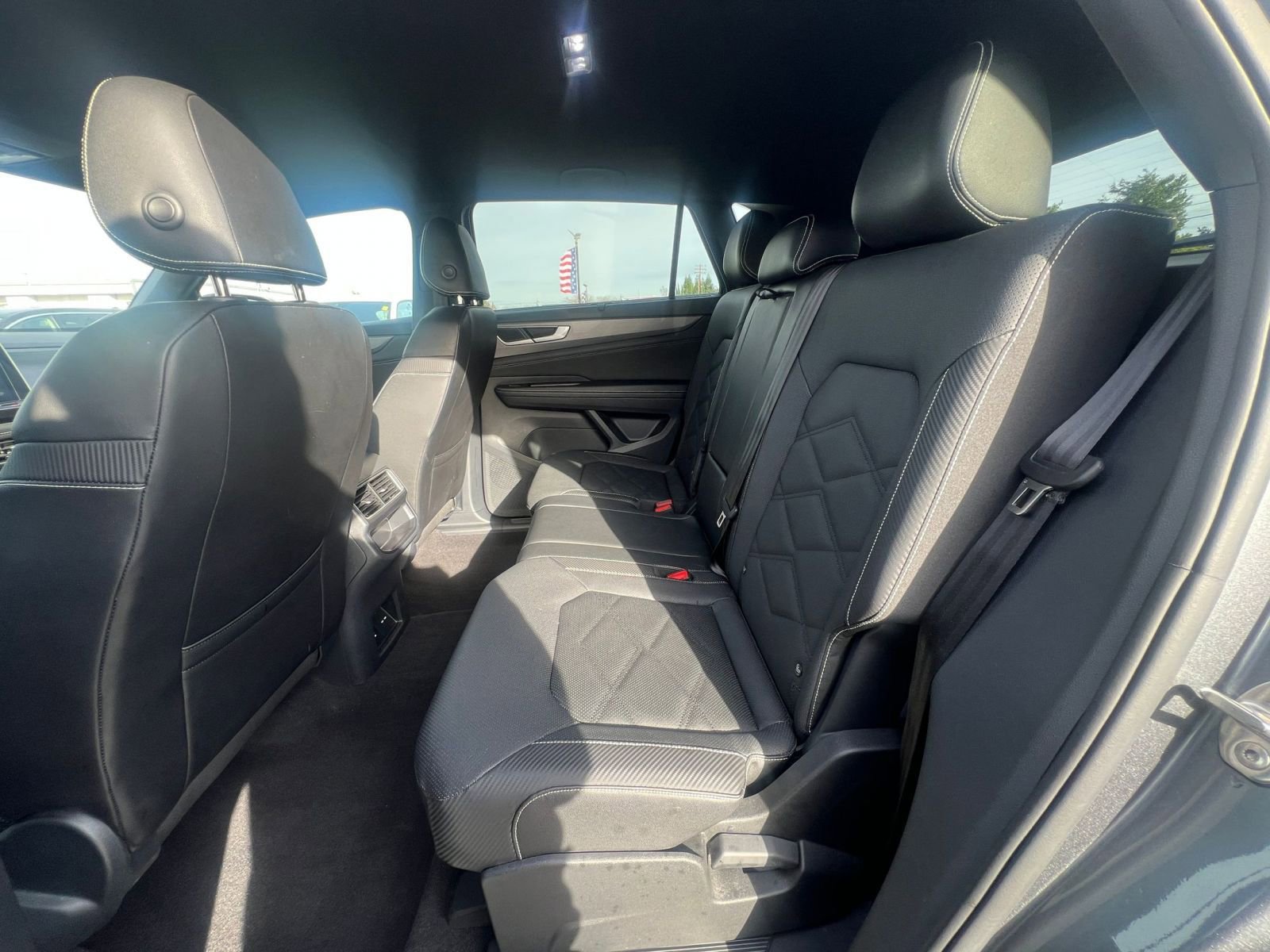 Used 2025 Volkswagen Atlas Cross Sport SE image 25