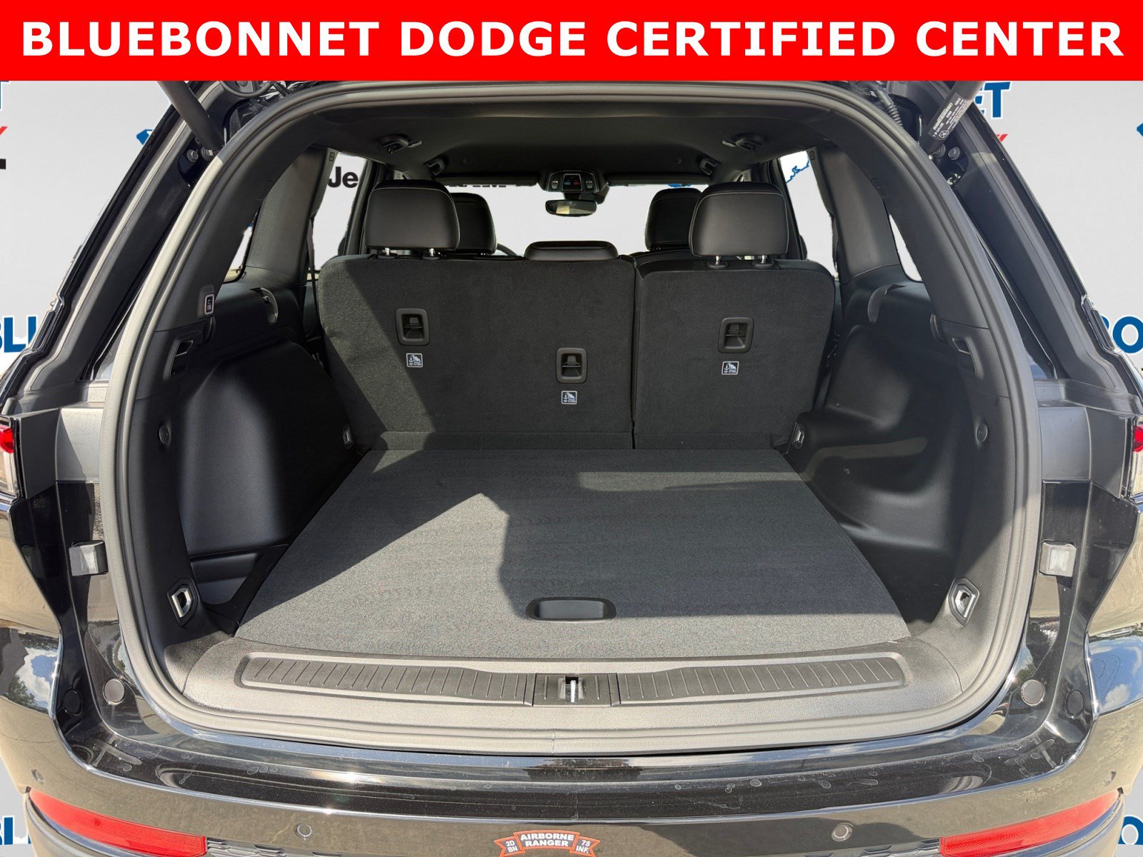 Used 2024 Jeep Grand Cherokee Altitude AWD/4WD image 23