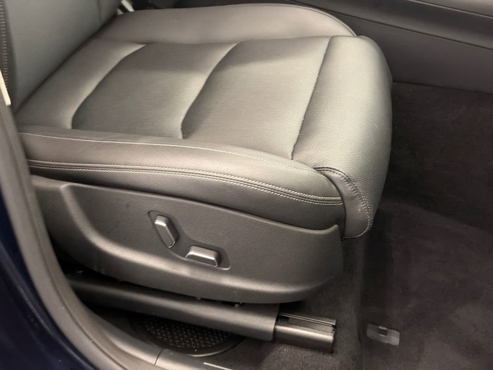 Used 2025 Genesis GV70 2.5T image 12