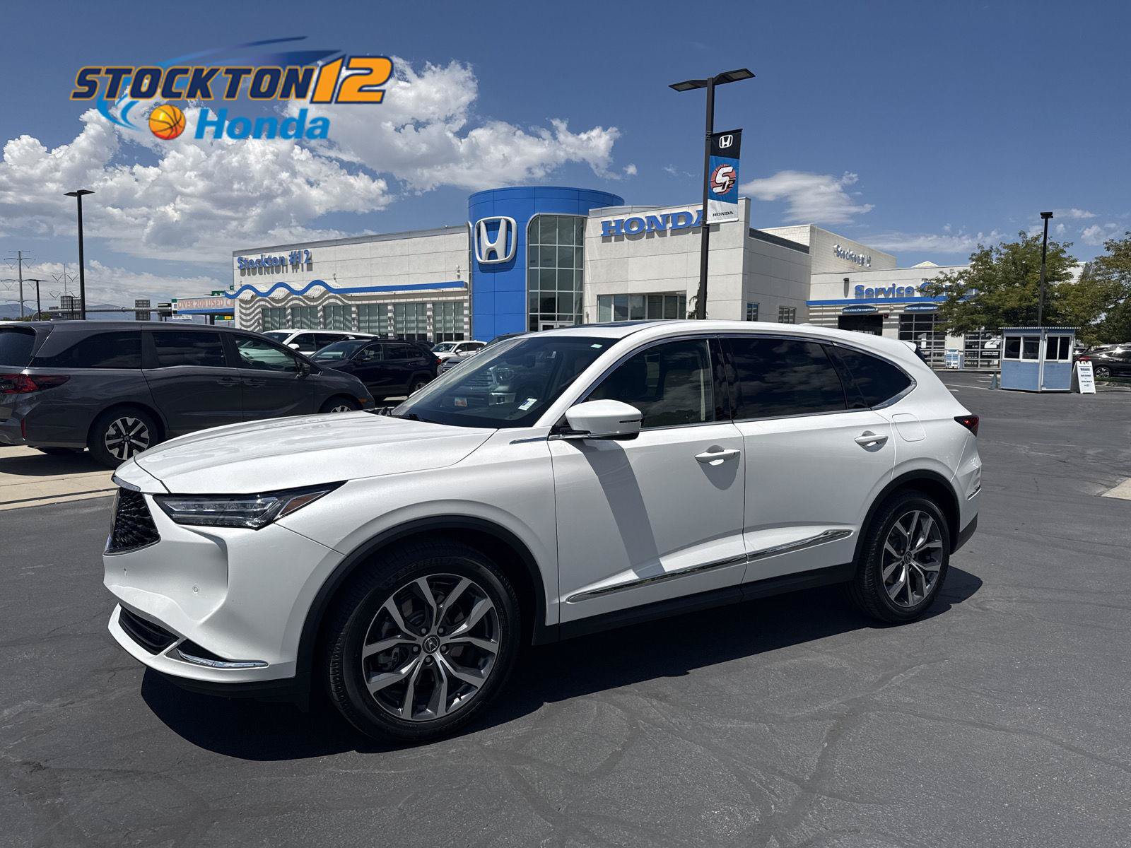 Used 2024 Acura MDX w/ Technology Package AWD/4WD image 1