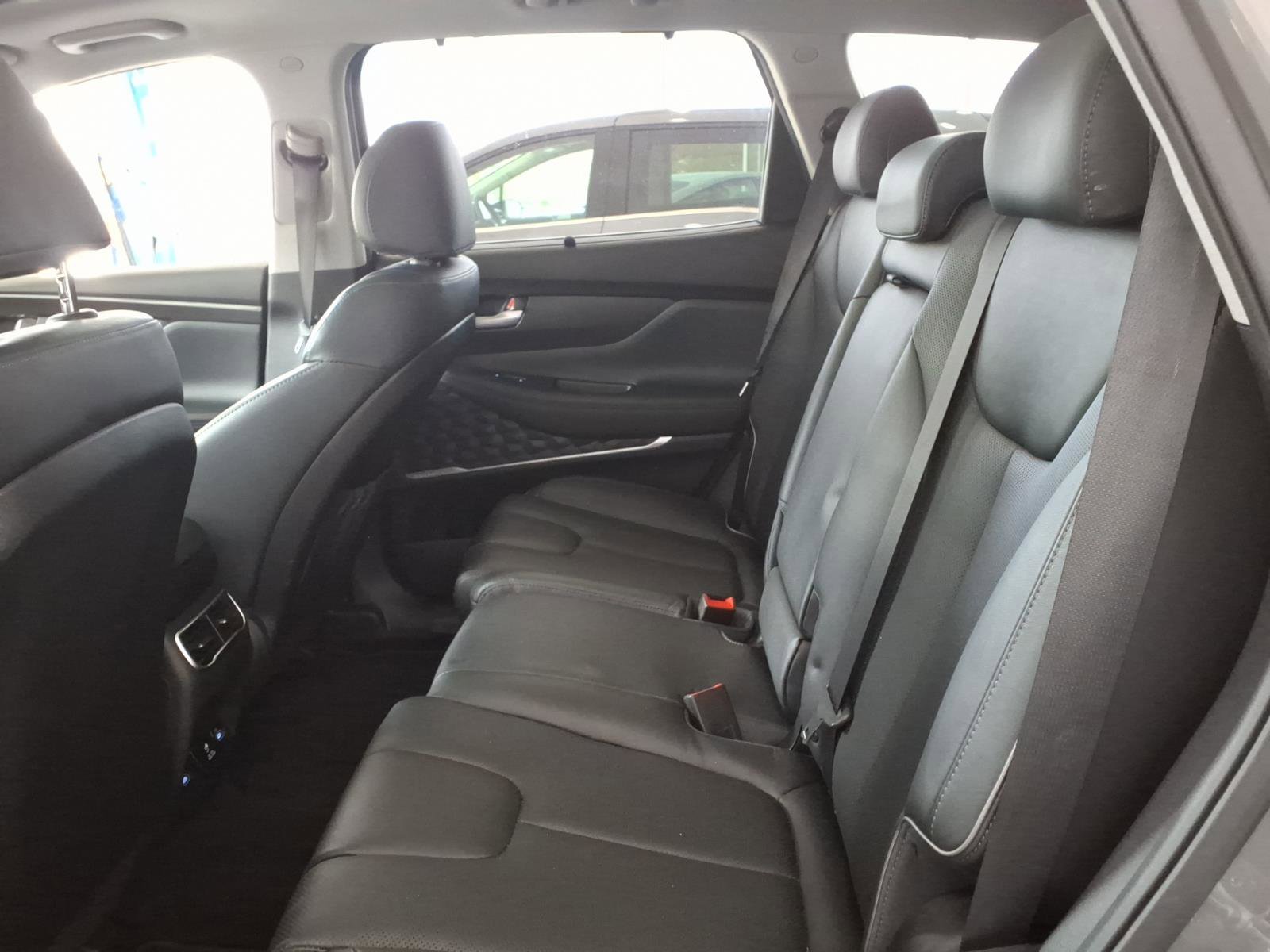 Used 2021 Hyundai Santa Fe Limited AWD/4WD image 13
