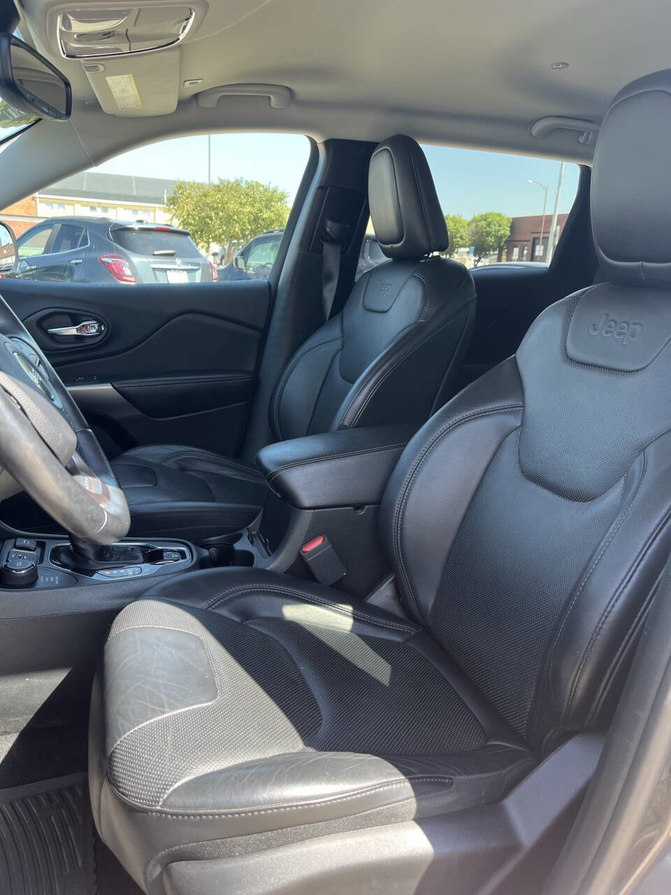 Used 2019 Jeep Cherokee Limited w/ Technology Group image 25