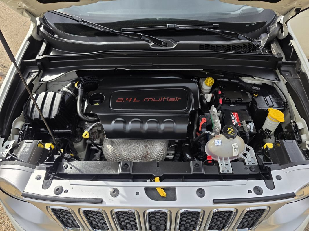Used 2015 Jeep Renegade Limited AWD/4WD image 39