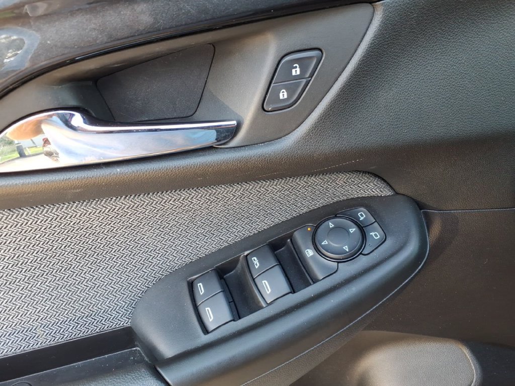 Used 2025 Chevrolet TrailBlazer LT FWD image 24
