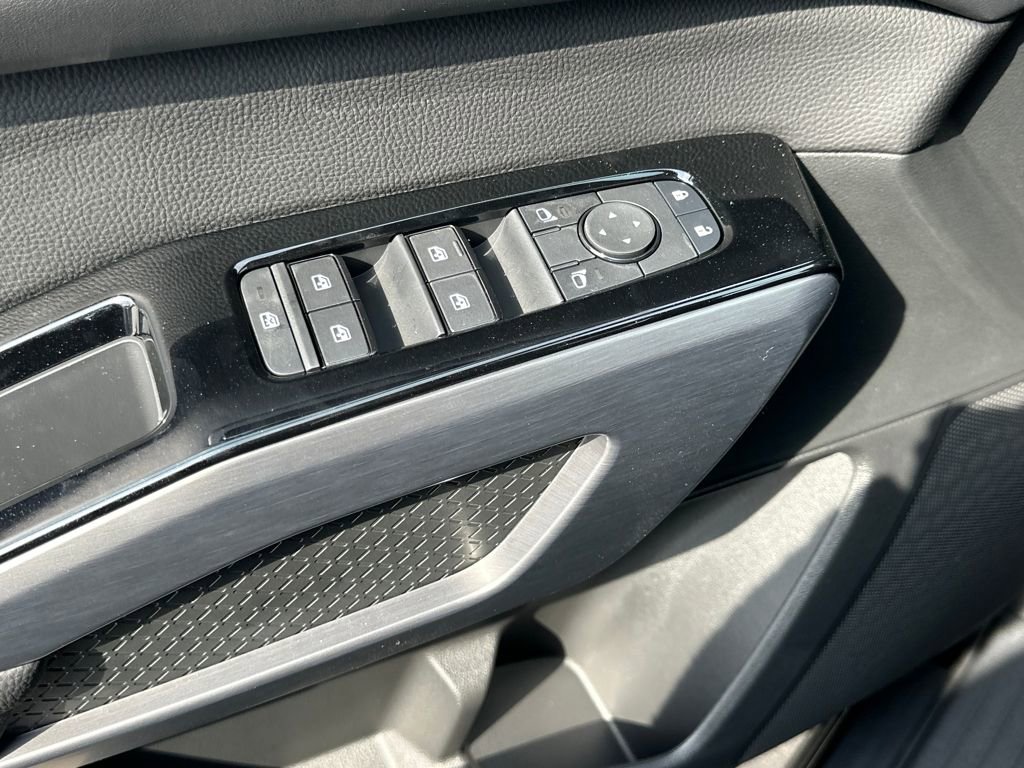 New 2026 Nissan Pathfinder SL image 11