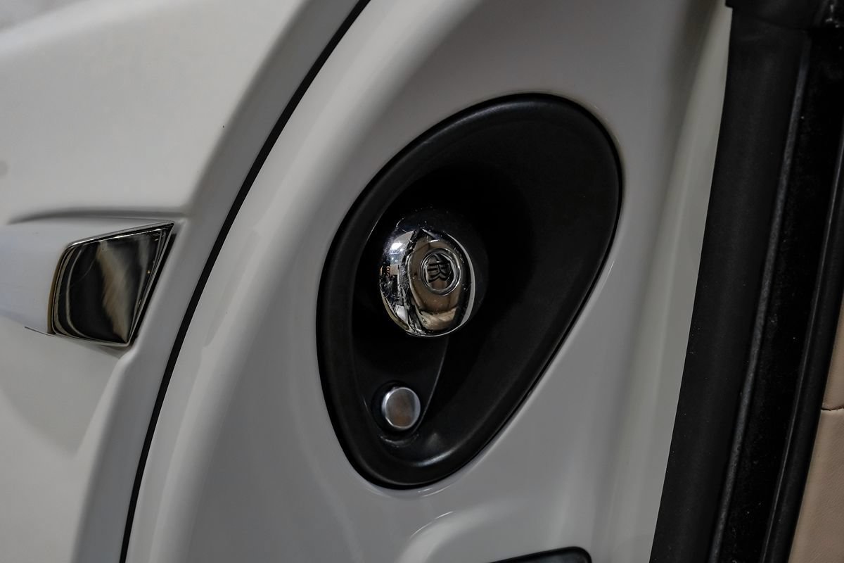 Used 2016 Rolls-Royce Wraith RWD image 32