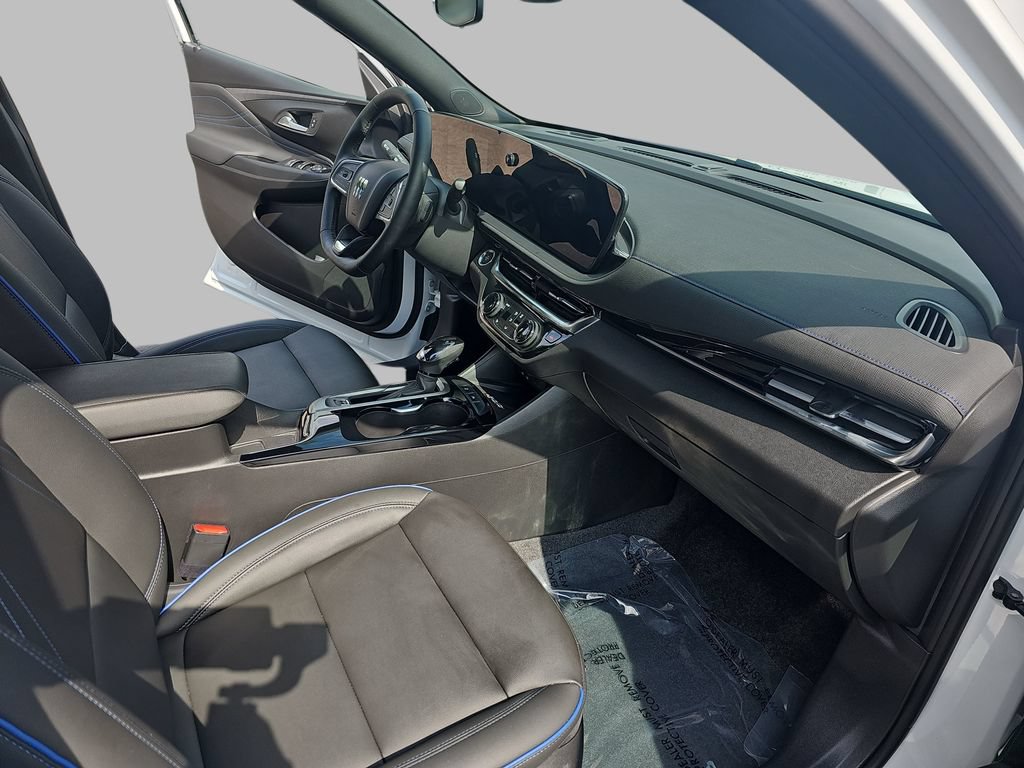 Used 2024 Buick Envista Sport Touring w/ Convenience I Package FWD image 13