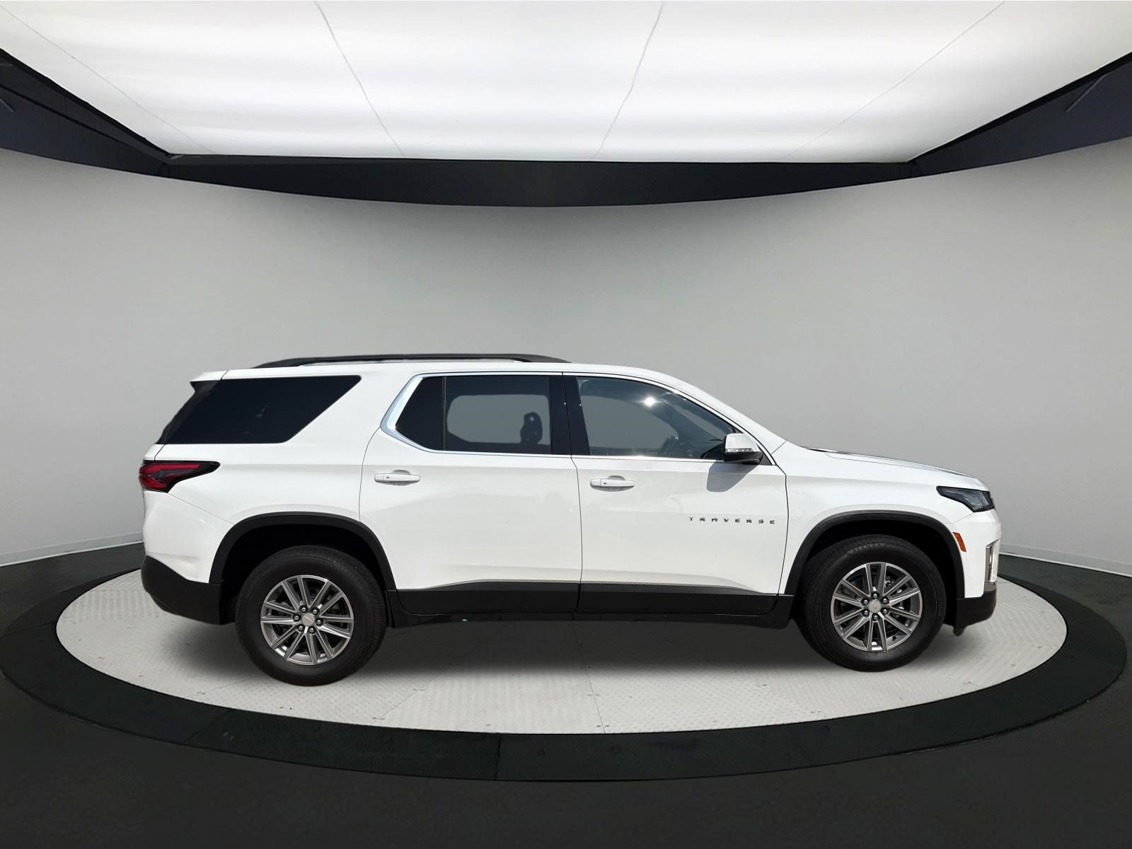 Used 2023 Chevrolet Traverse LT AWD/4WD image 6
