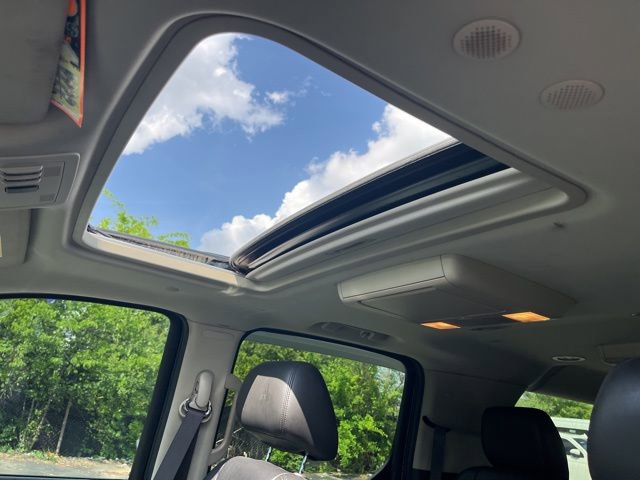 Used 2011 Cadillac Escalade ESV Luxury image 11