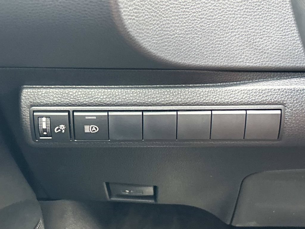 Used 2026 Toyota Corolla SE FWD image 22