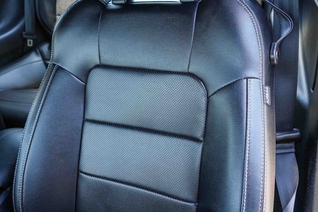 Used 2022 Ford Mustang Premium RWD image 29