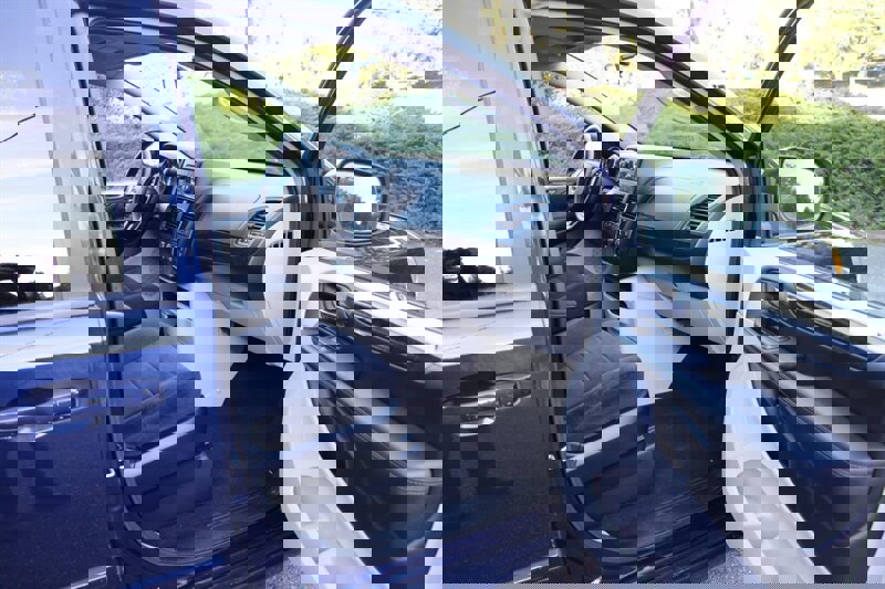 Used 2012 Dodge Grand Caravan SE image 12