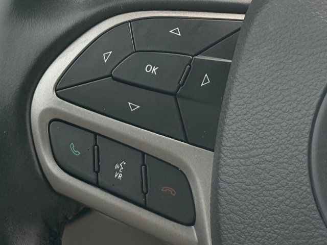 Used 2021 Jeep Cherokee Latitude Lux FWD image 10