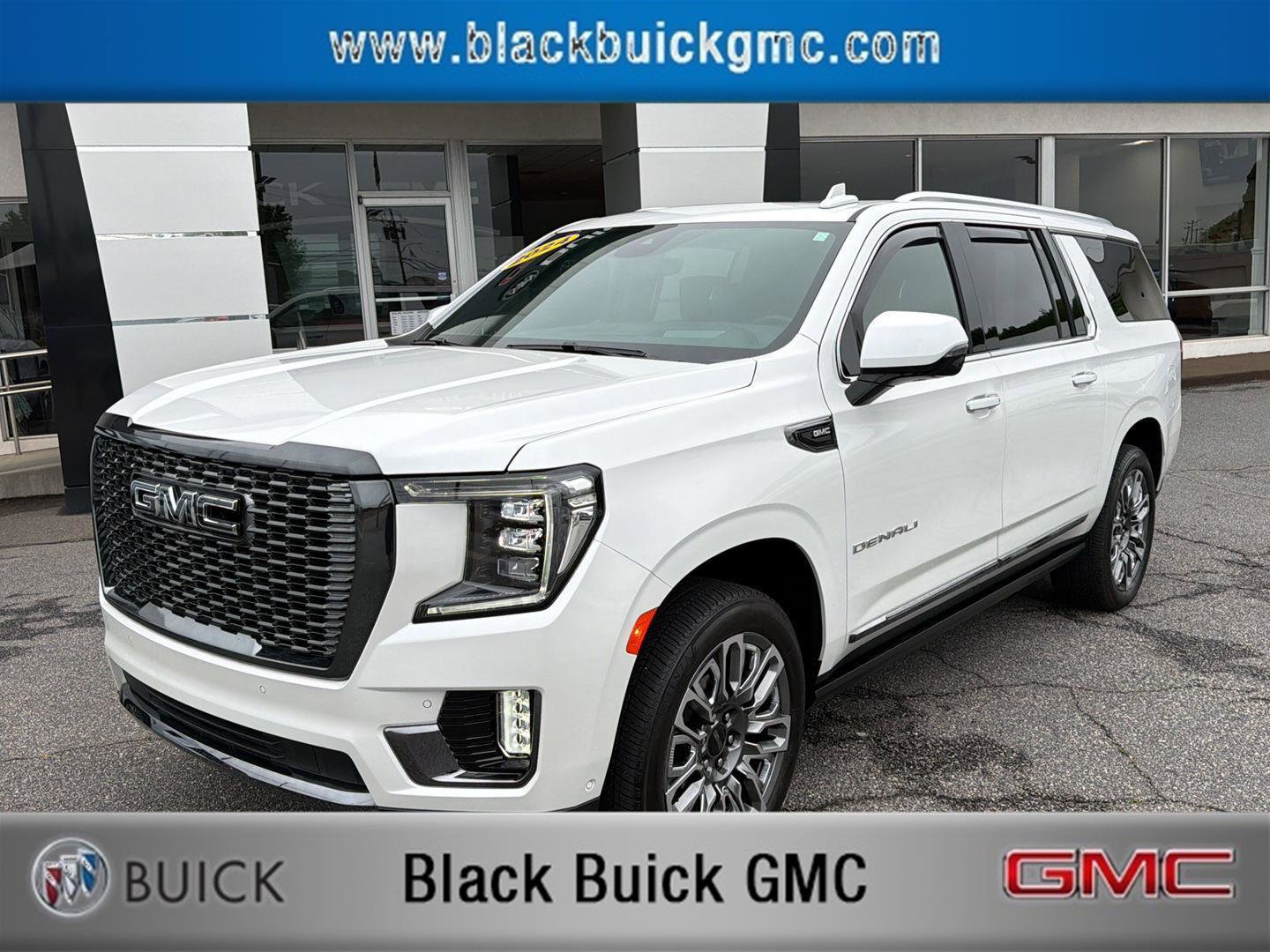 Used 2024 GMC Yukon XL Denali Ultimate AWD/4WD image 1