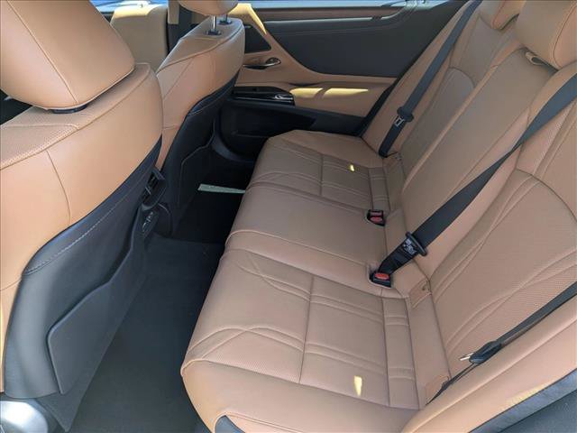 Used 2024 Lexus ES 300h w/ Accessory Package (Z2) FWD image 20