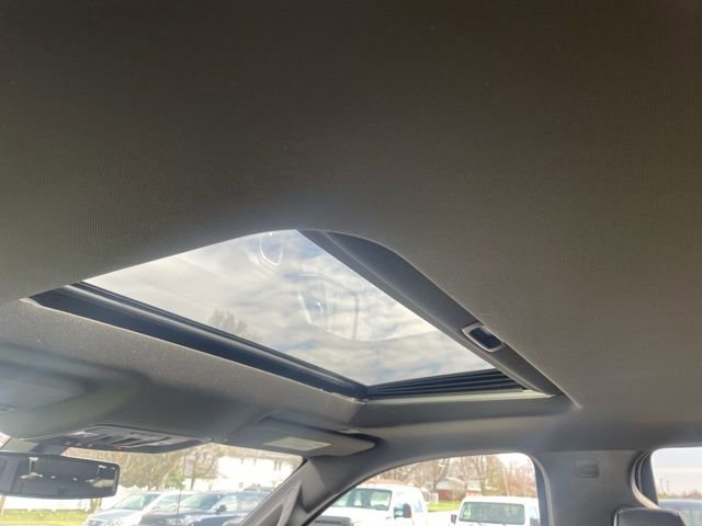 Used 2022 GMC Sierra 1500 AT4 w/ AT4 Preferred Package image 9