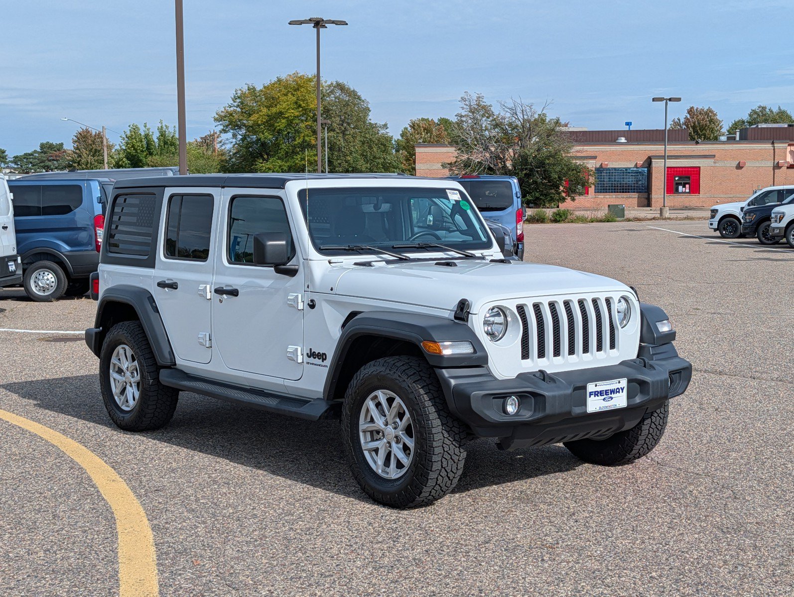 Used 2023 Jeep Wrangler Unlimited Sport AWD/4WD image 7