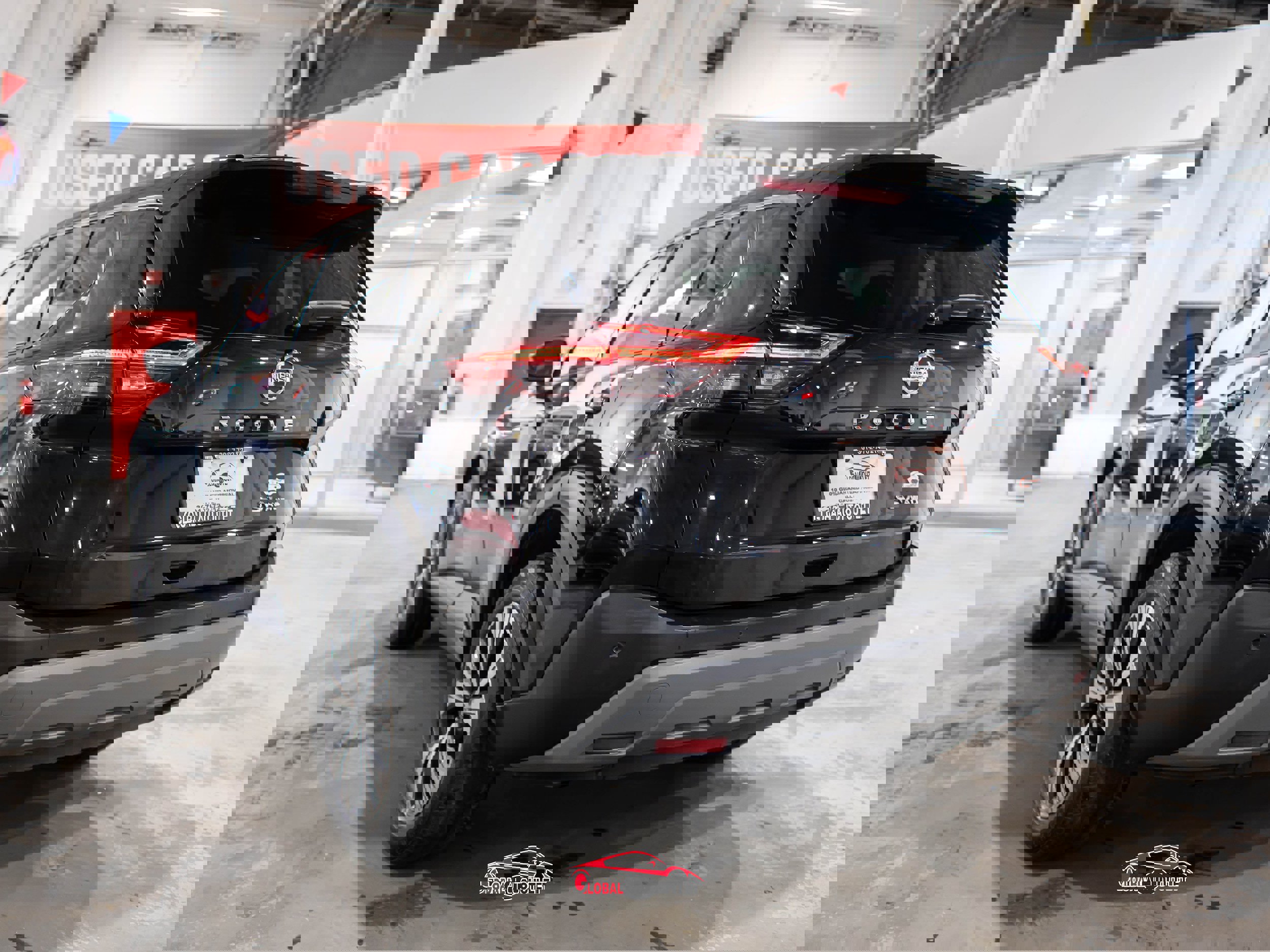 Used 2021 Nissan Rogue SV image 5