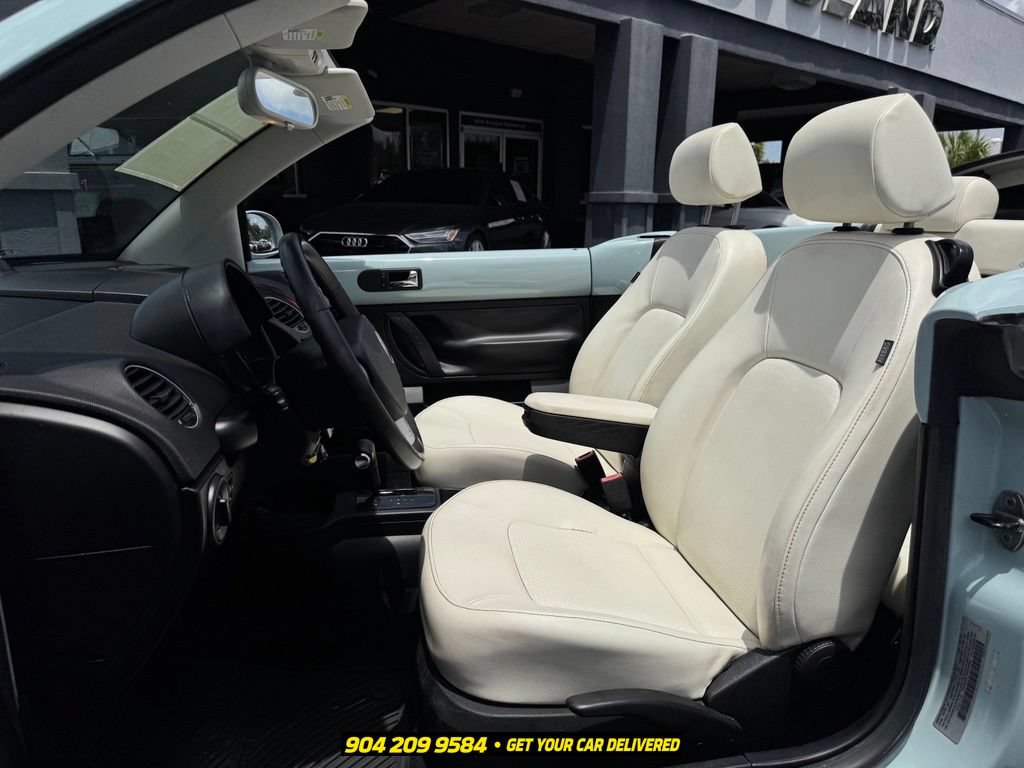 Used 2010 Volkswagen Beetle Final Edition FWD image 21