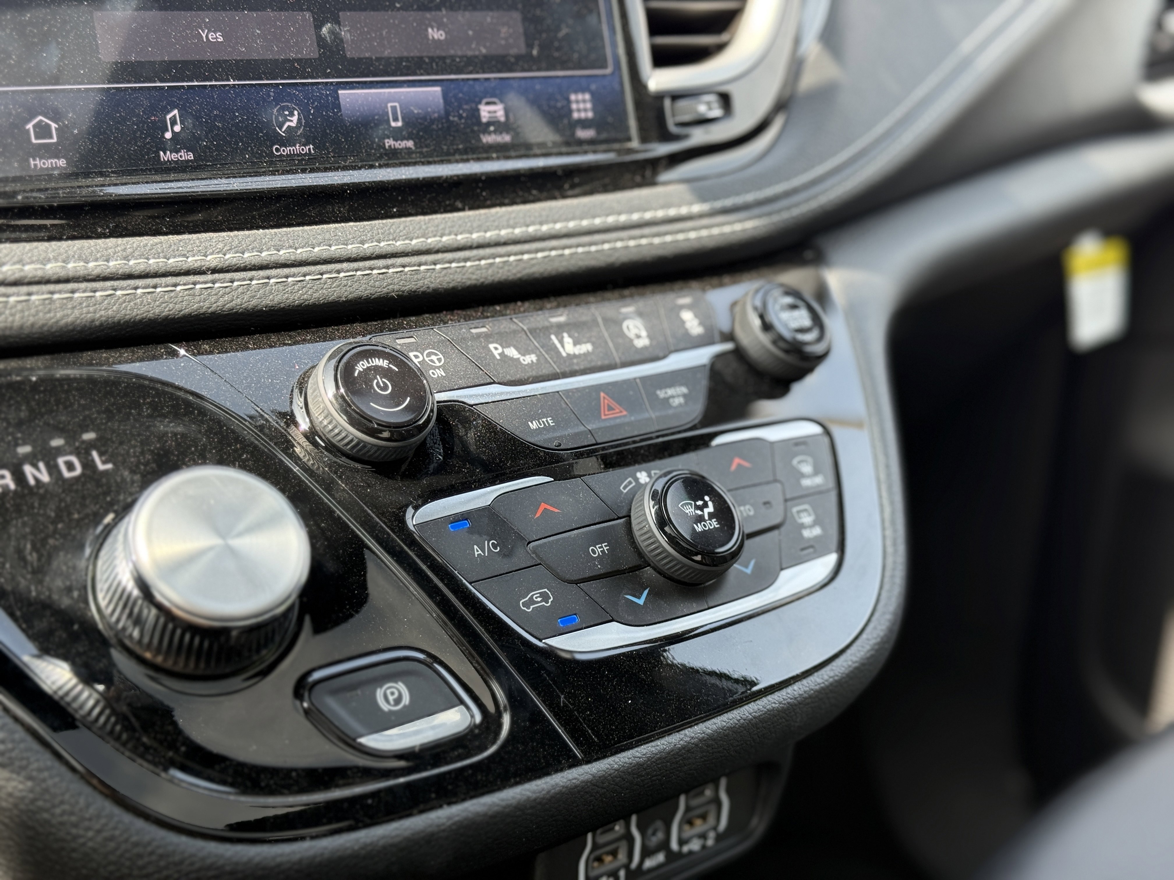 New 2024 Chrysler Pacifica Touring-L w/ S Appearance Package image 14